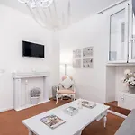 Sweet Arco Farnese רומא